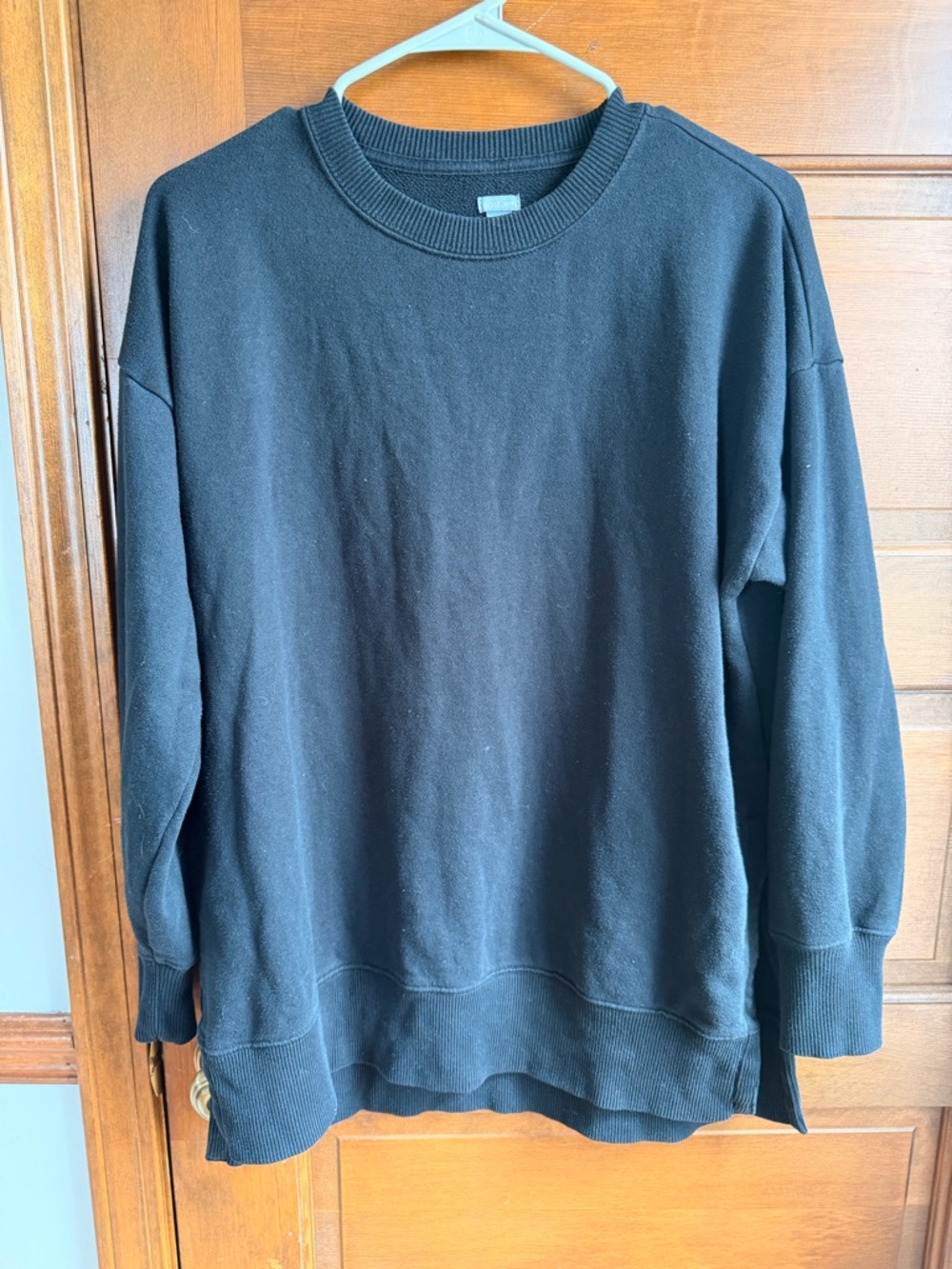 OFFLINE BY AERIE BLACK CREWNECK